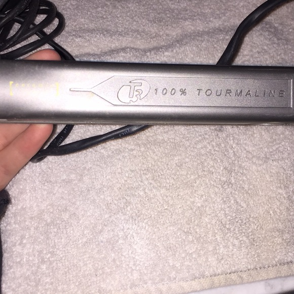 T3 tourmaline straightener - Picture 2 of 3